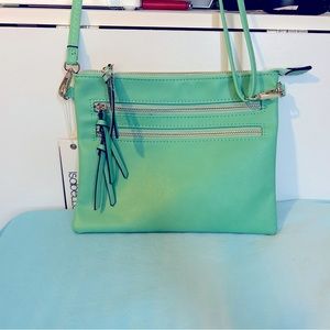 Chic green crossbody
